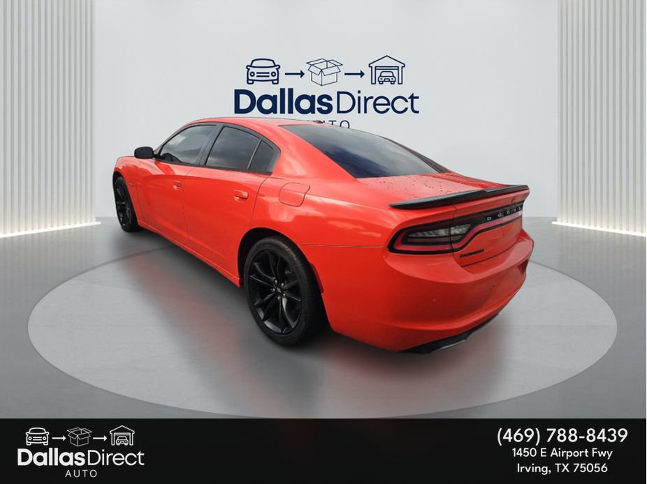 Used 2018 Dodge Charger SXT w/ Blacktop Package image 9
