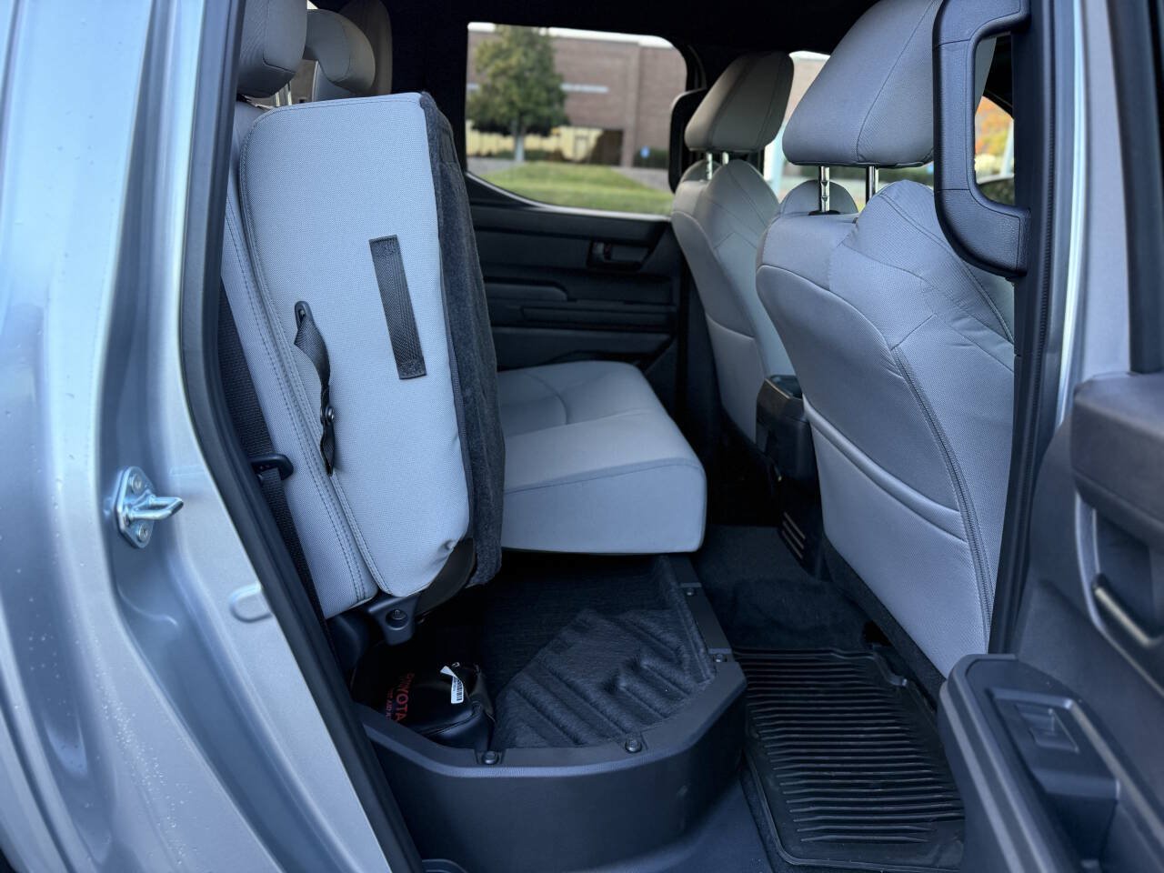 Used 2025 Toyota Tacoma SR5 AWD/4WD image 18