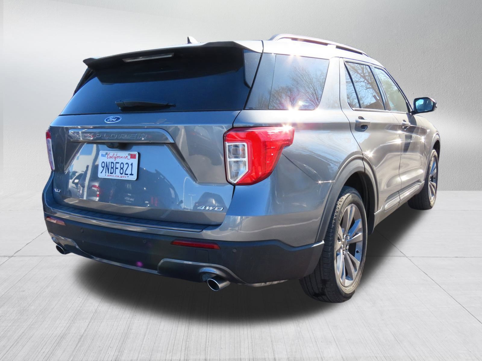 Used 2023 Ford Explorer XLT w/ Equipment Group 202A image 7