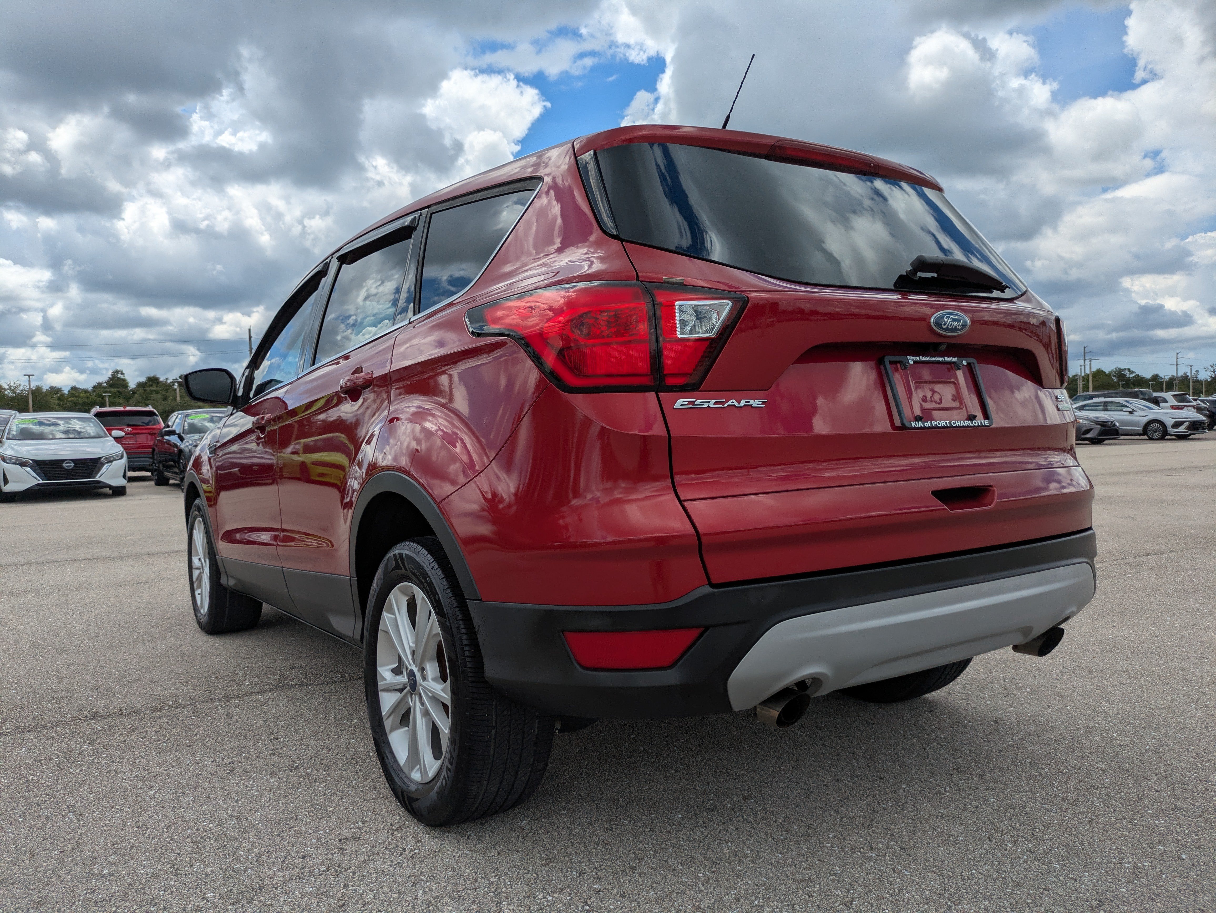 Used 2019 Ford Escape SE FWD image 6