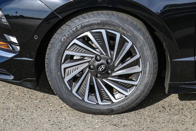 Certified 2024 Hyundai Sonata Limited FWD image 11
