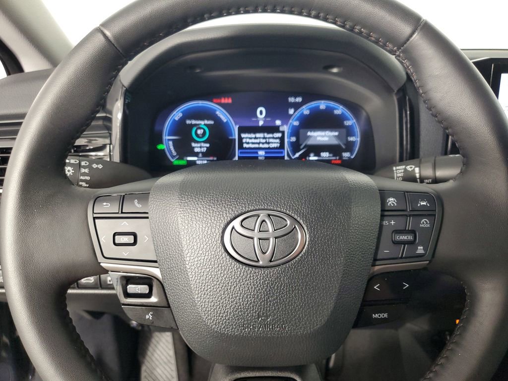 Used 2025 Toyota Camry XLE image 24