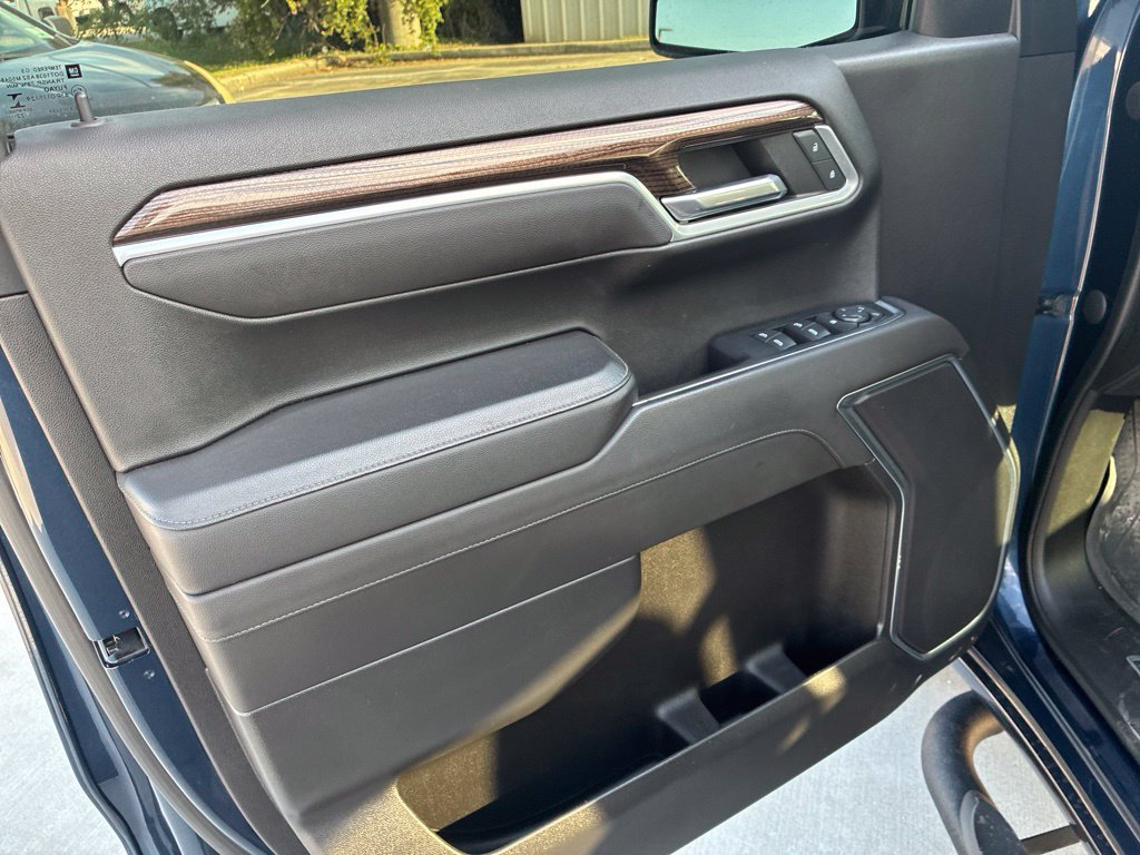 Used 2022 Chevrolet Silverado 1500 LT w/ Protection Package RWD image 18