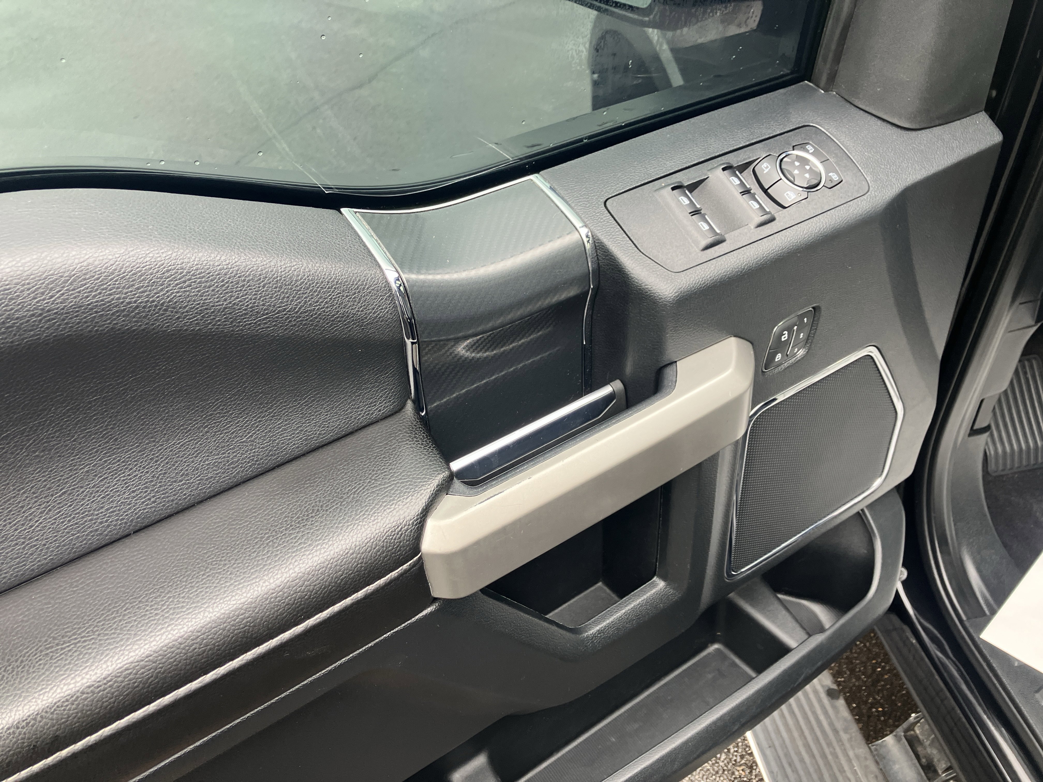 Used 2019 Ford F150 Lariat w/ Equipment Group 502A Luxury image 18