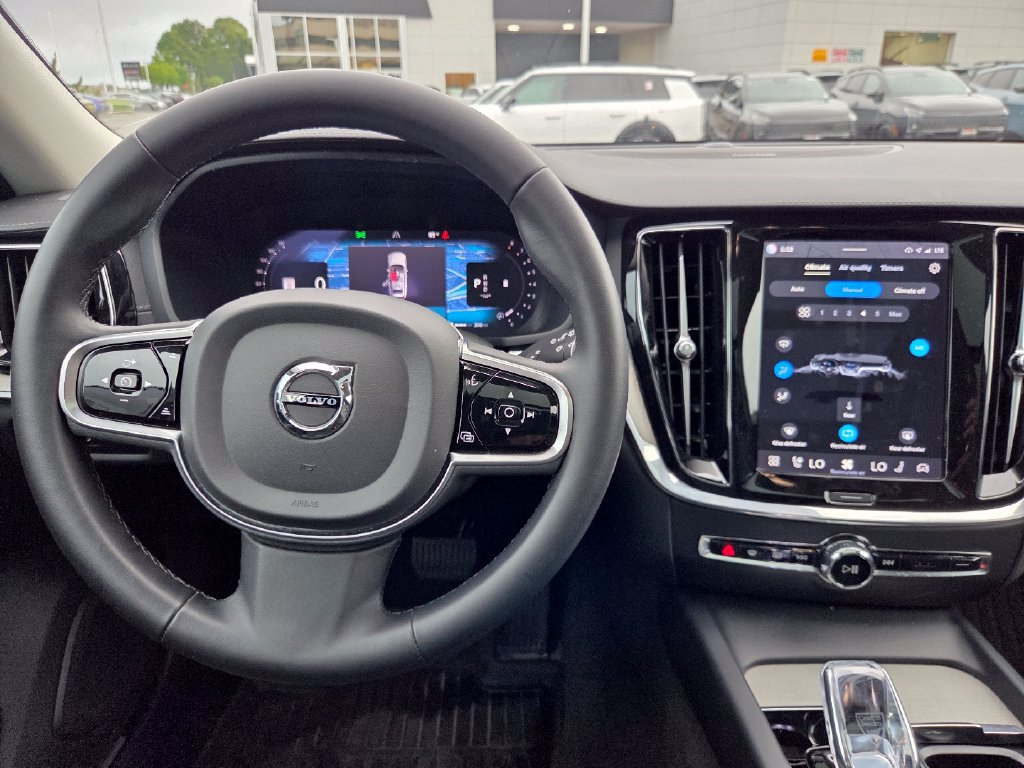 Used 2024 Volvo V60 B5 Cross Country Ultimate AWD/4WD image 13