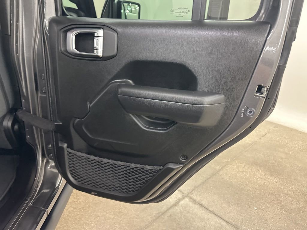 Used 2025 Jeep Gladiator Sport image 23