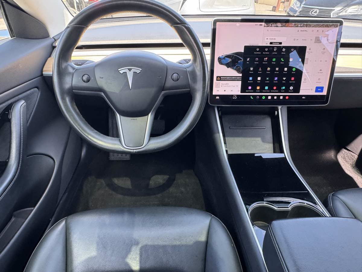 Used 2019 Tesla Model 3 Standard Range RWD image 23