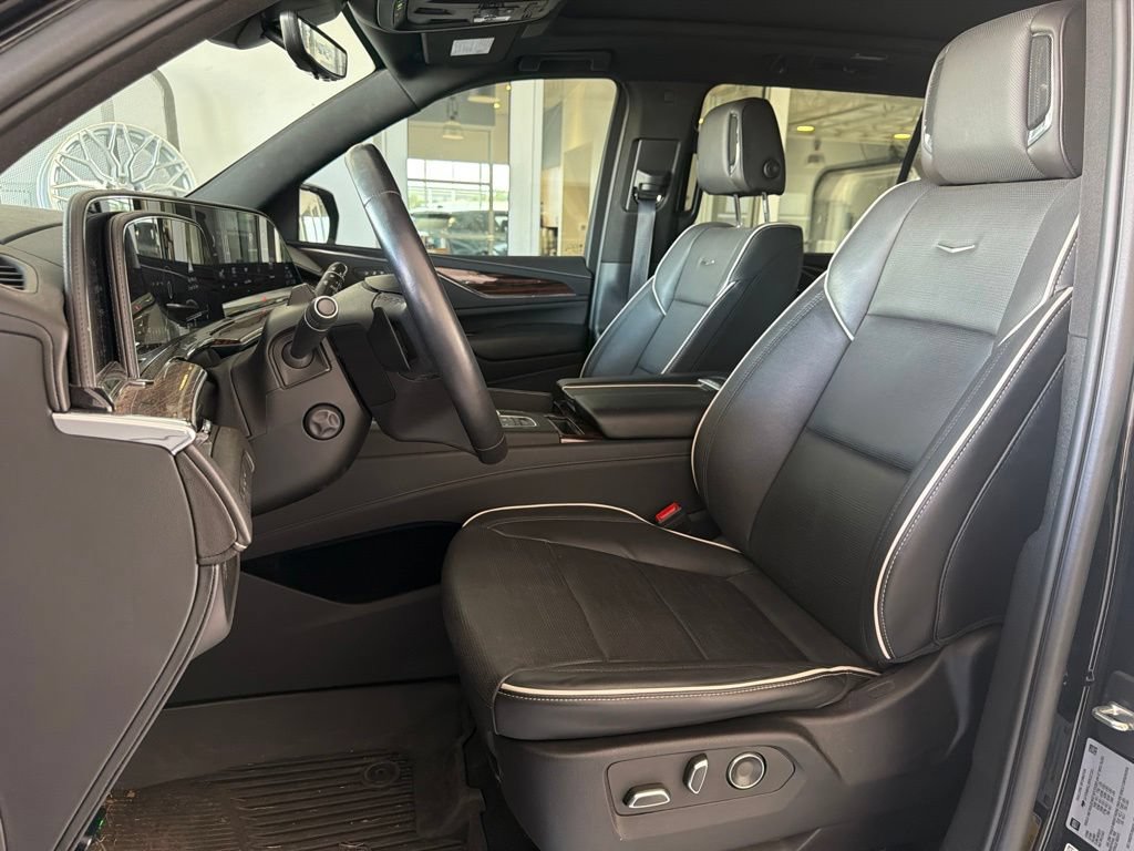 Certified 2024 Cadillac Escalade ESV Premium Luxury AWD/4WD image 7