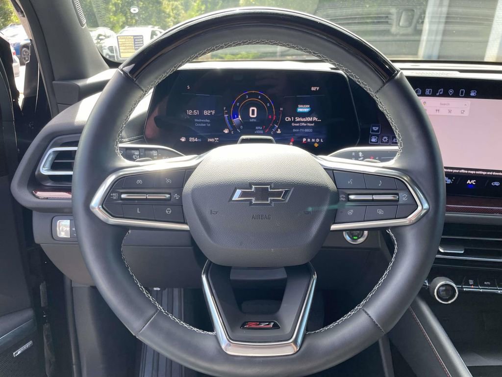 Used 2024 Chevrolet Traverse Z71 w/ Enhanced Driving Package image 10