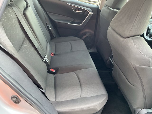 Used 2025 Toyota RAV4 XLE AWD/4WD image 16
