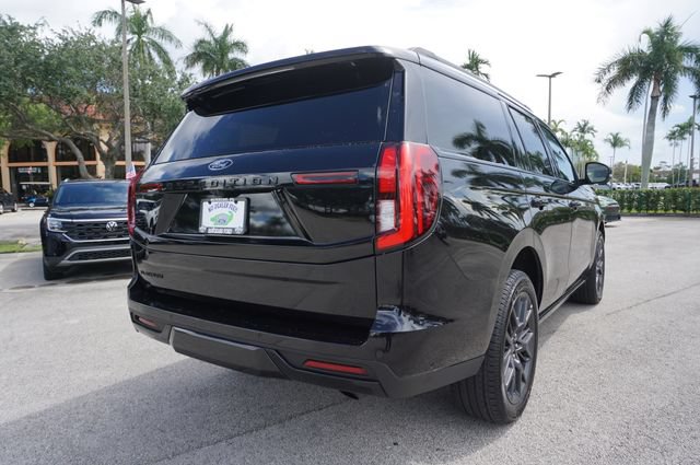 Used 2025 Ford Expedition Platinum w/ Stealth Performance Package AWD/4WD image 7