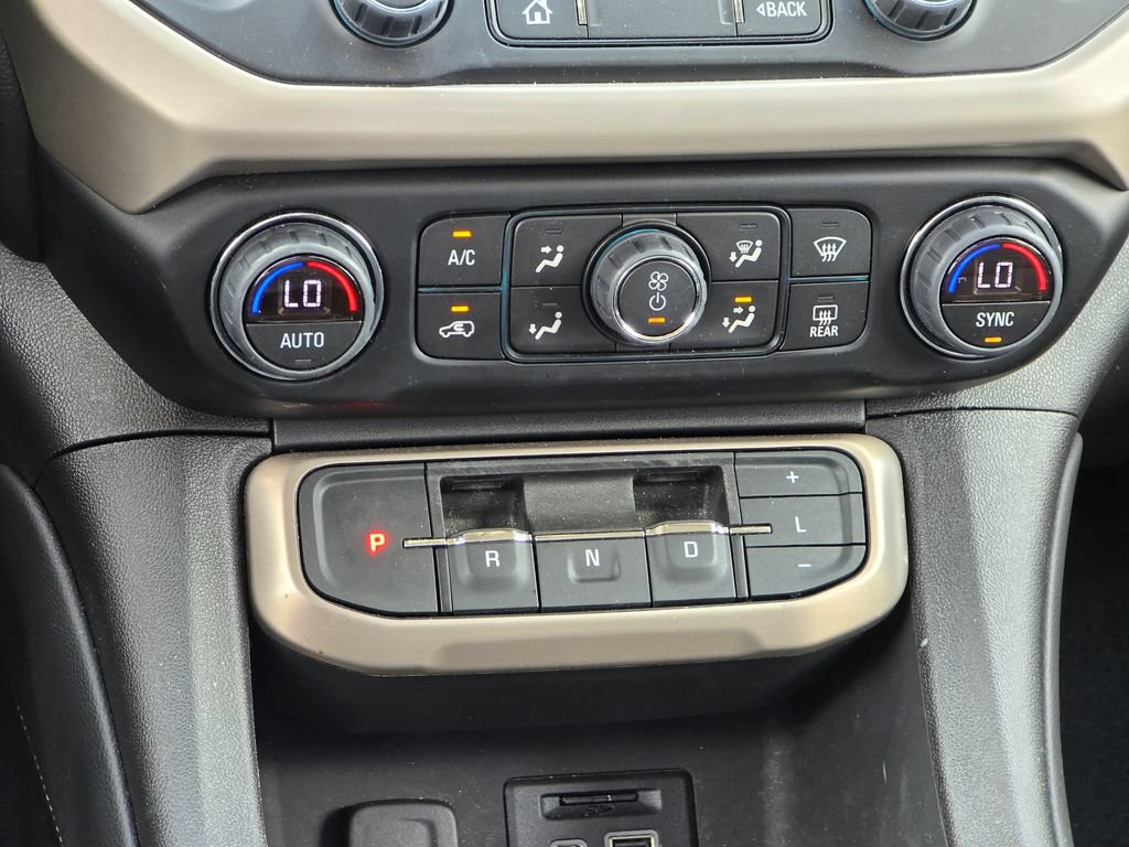 Used 2023 GMC Acadia Denali w/ Denali Technology Package AWD/4WD image 22