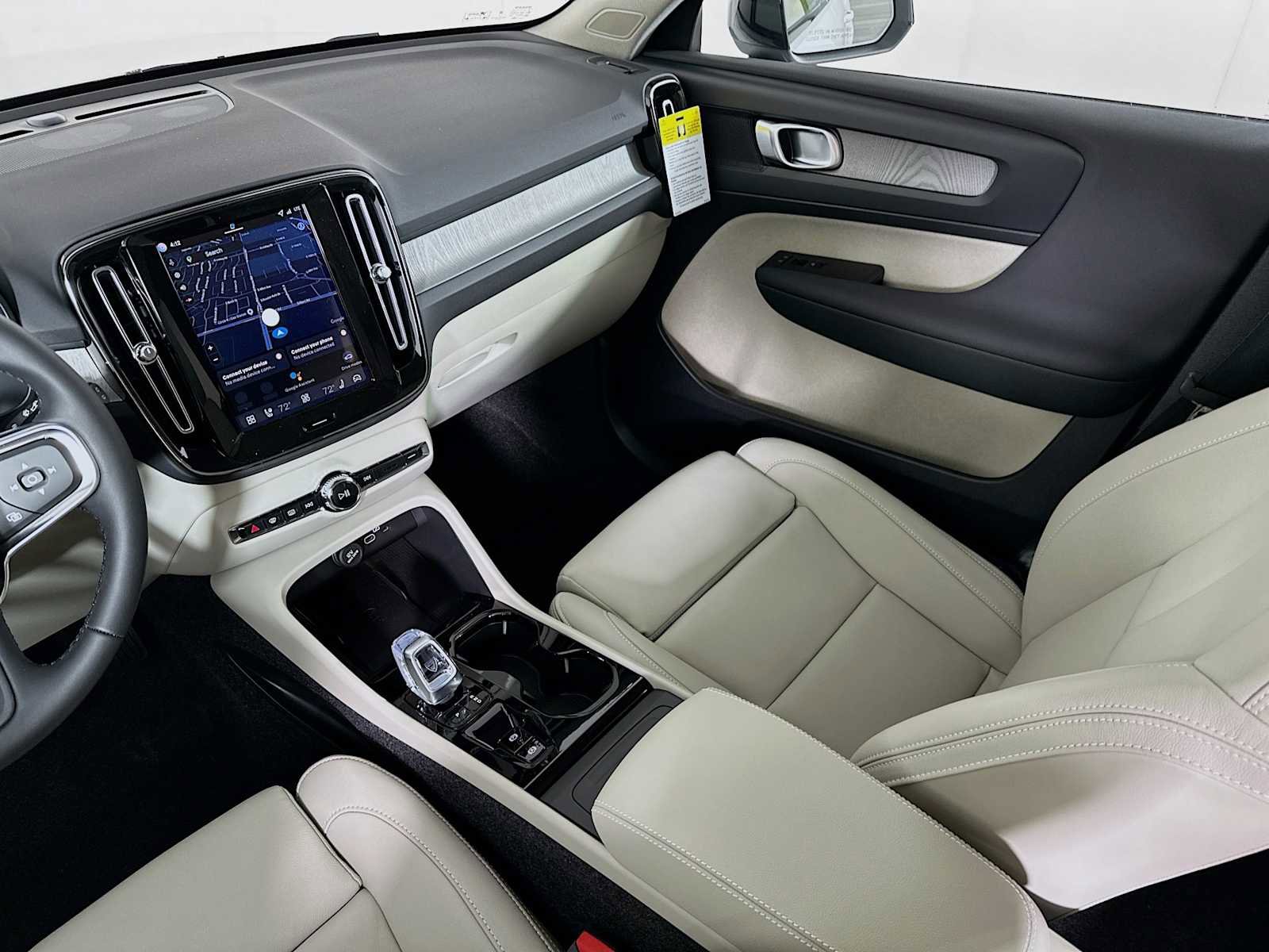 New 2026 Volvo XC40 B5 Plus w/ Protection Package Premier image 22