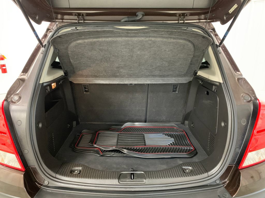 Used 2015 Chevrolet Trax LT w/ LT Sun and Sound Package image 21