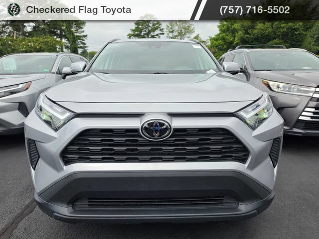 Used 2025 Toyota RAV4 XLE FWD image 2