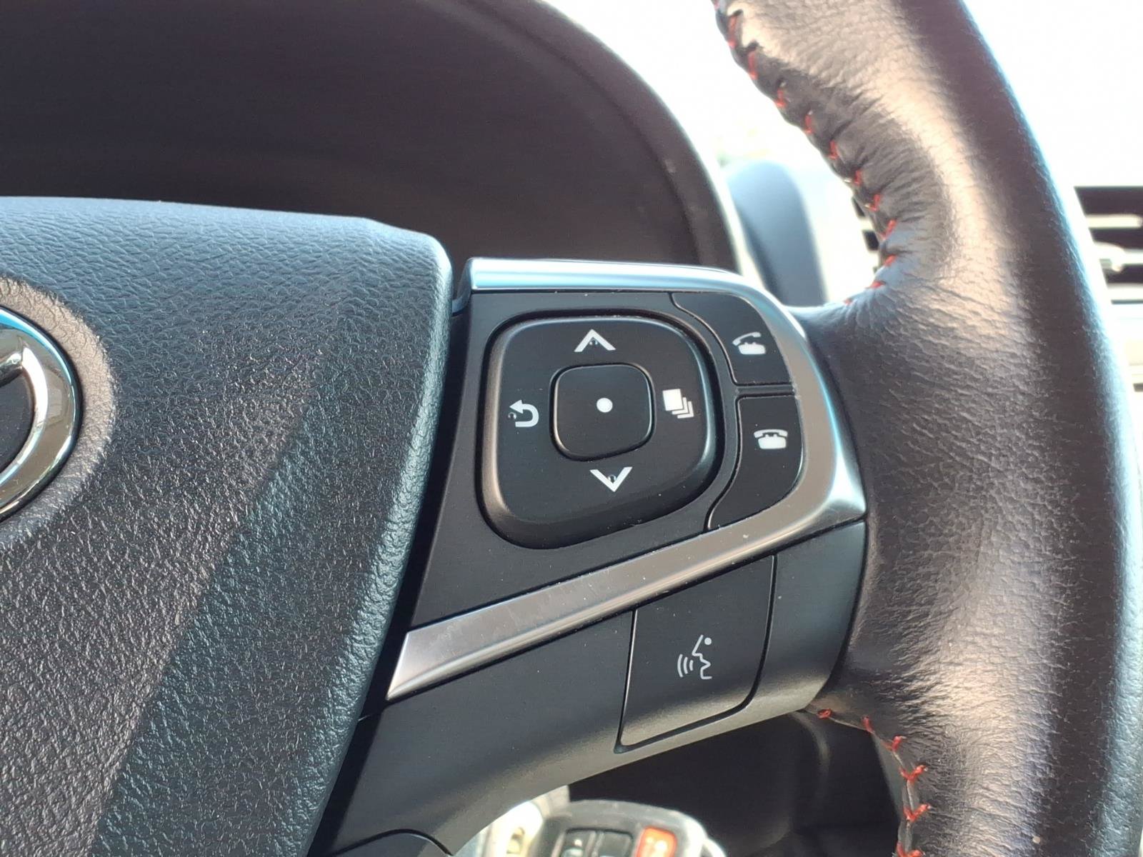 Used 2016 Toyota Camry SE FWD image 21