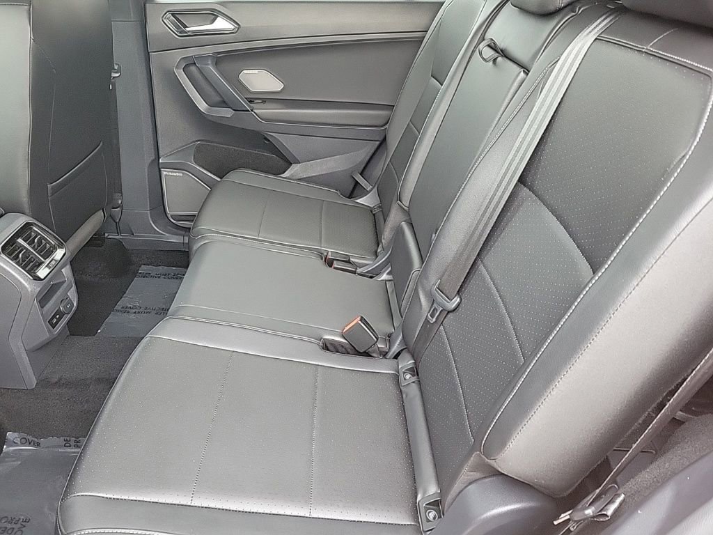 Used 2019 Volkswagen Tiguan SEL R-Line image 12