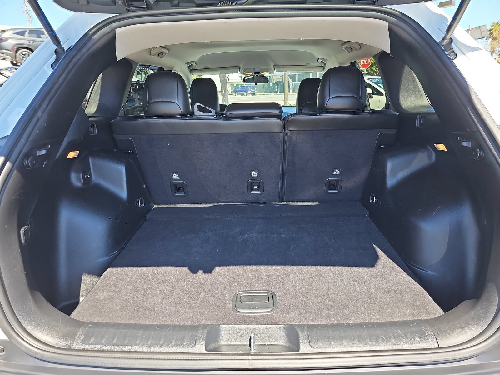 Used 2019 Jeep Cherokee Latitude Plus FWD image 12