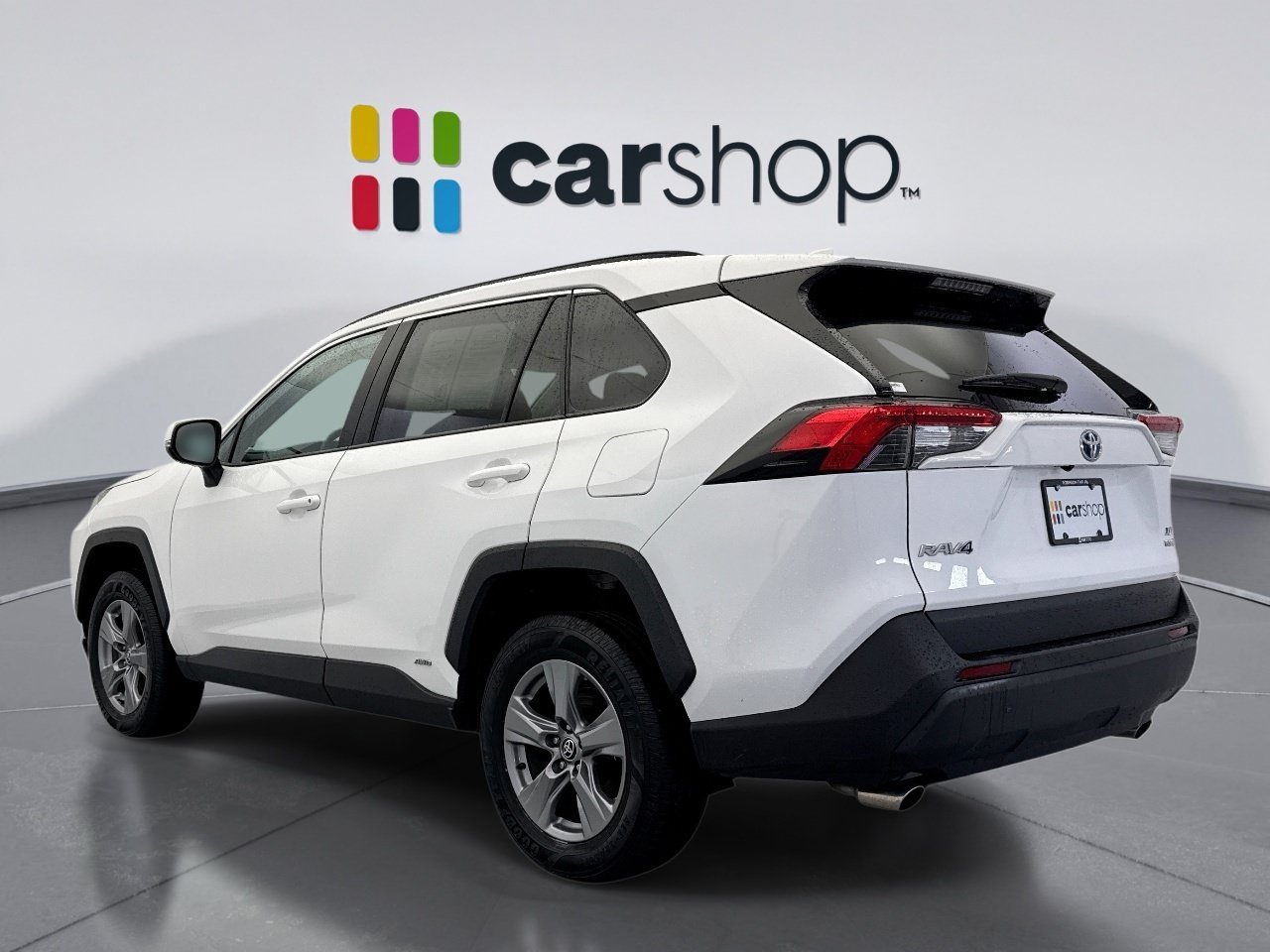 Used 2022 Toyota RAV4 XLE w/ Convenience Package AWD/4WD image 3