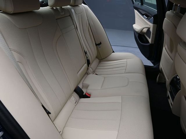 Used 2023 BMW 530i w/ Premium Package image 20