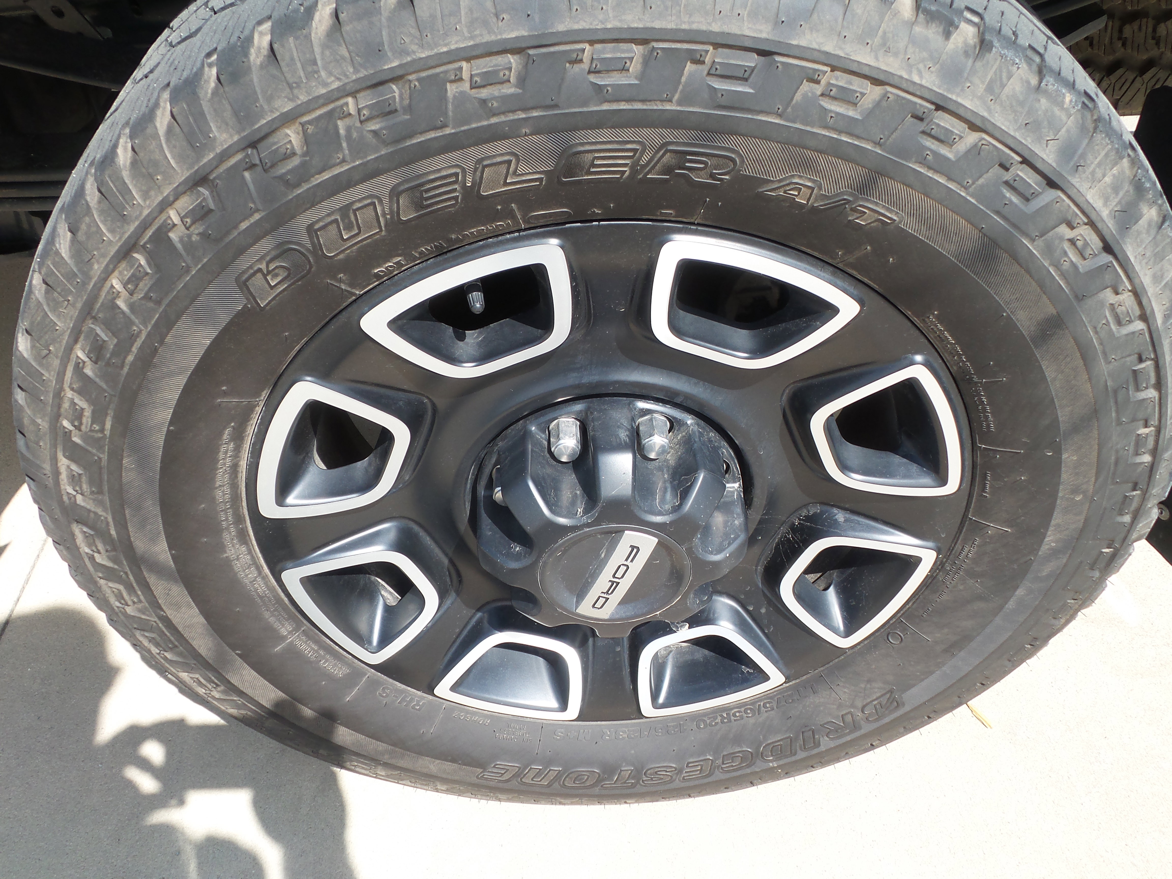 Used 2024 Ford F350 Platinum w/ FX4 Off-Road Package image 20