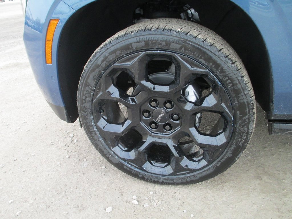 New 2026 GMC Yukon Denali w/ Denali Reserve Package image 11