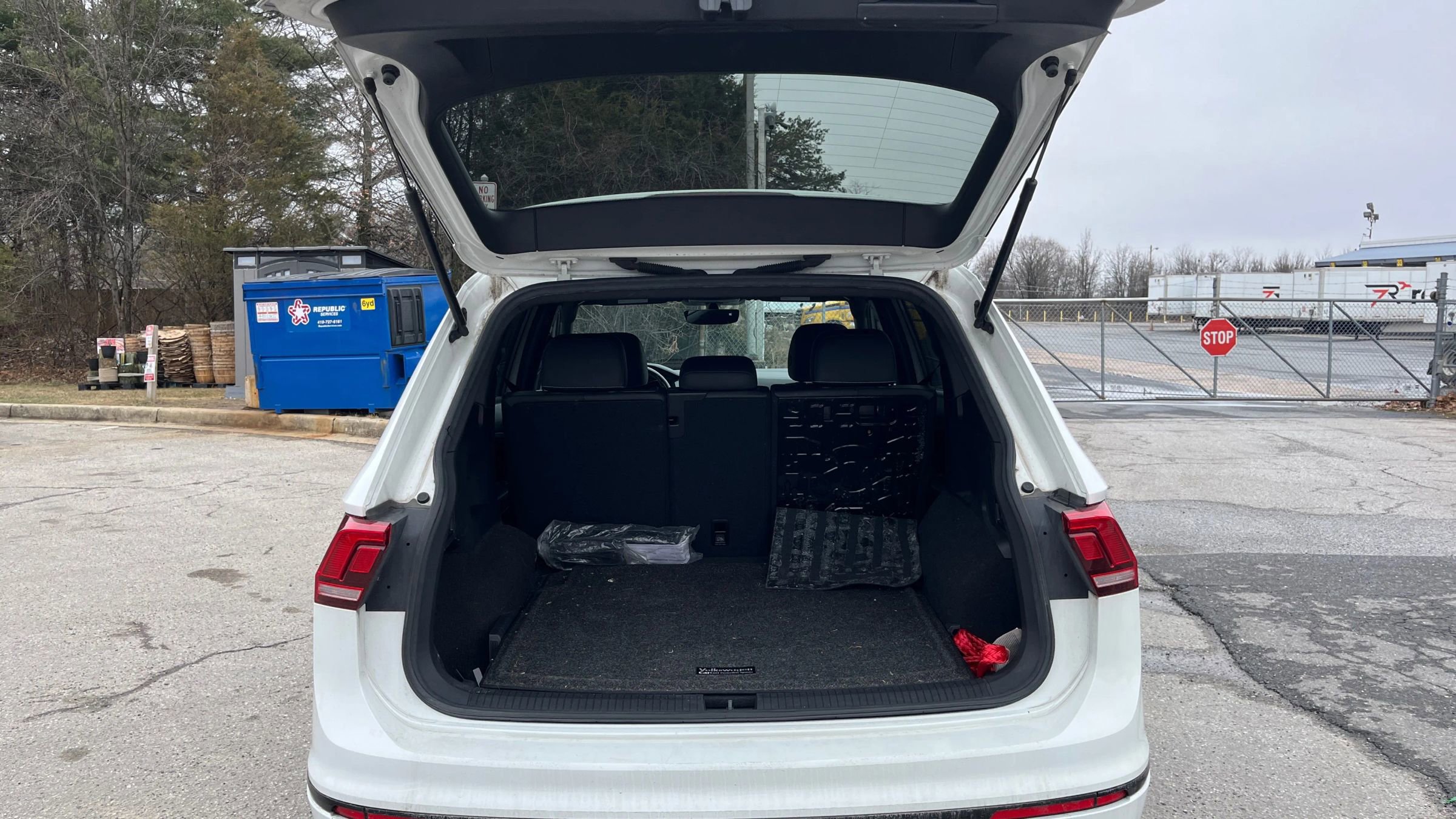 Used 2021 Volkswagen Tiguan SE R-Line image 12