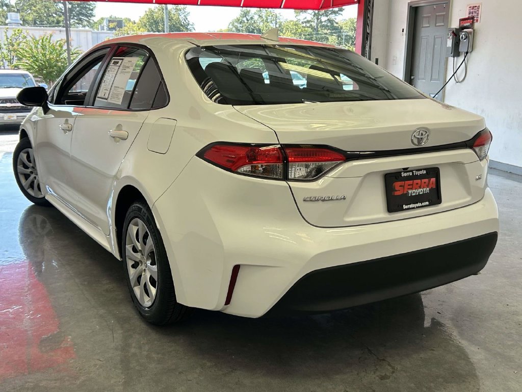 Used 2023 Toyota Corolla LE FWD image 5