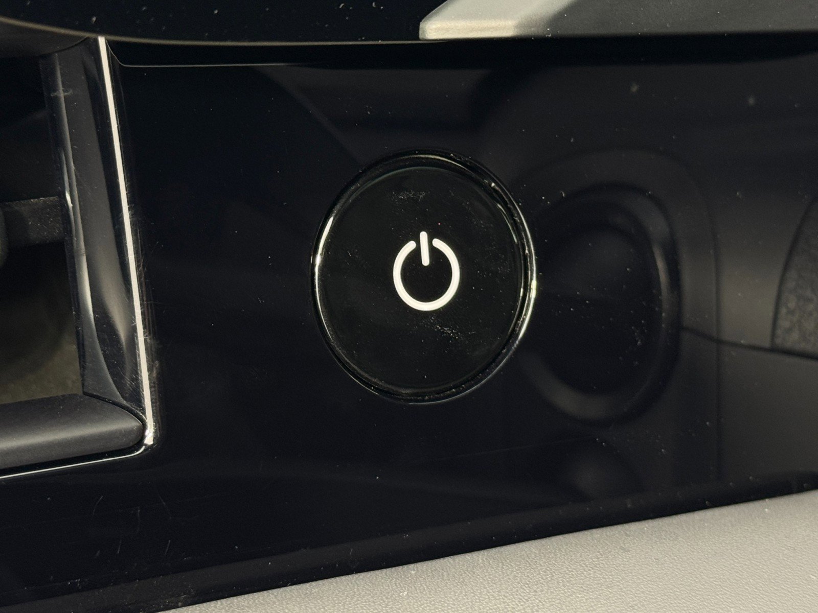 Used 2020 Porsche Taycan 4S w/ Premium Package image 19