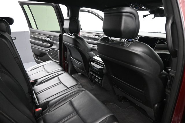 Used 2024 Jeep Wagoneer L Series II w/ Flexible Seating Group RWD image 27
