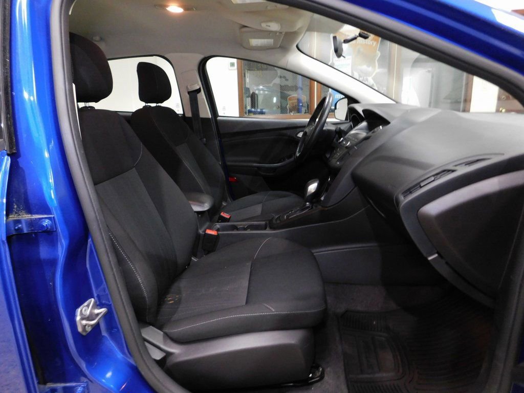 Used 2018 Ford Focus SE w/ SE Winter Package FWD image 86