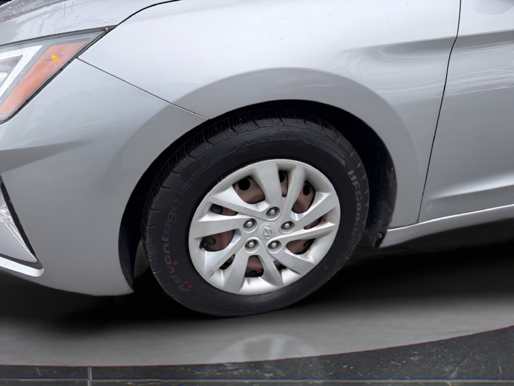 Used 2020 Hyundai Elantra SE FWD image 10