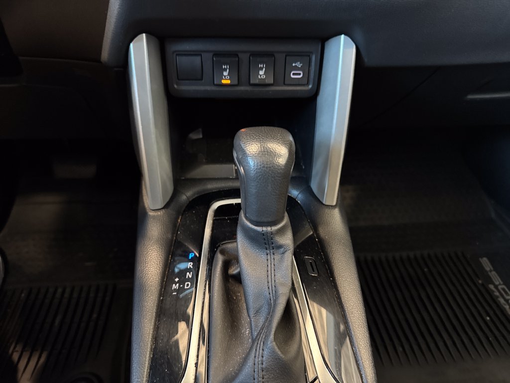 Used 2024 Toyota Corolla Cross XLE w/ Convenience Package AWD/4WD image 35