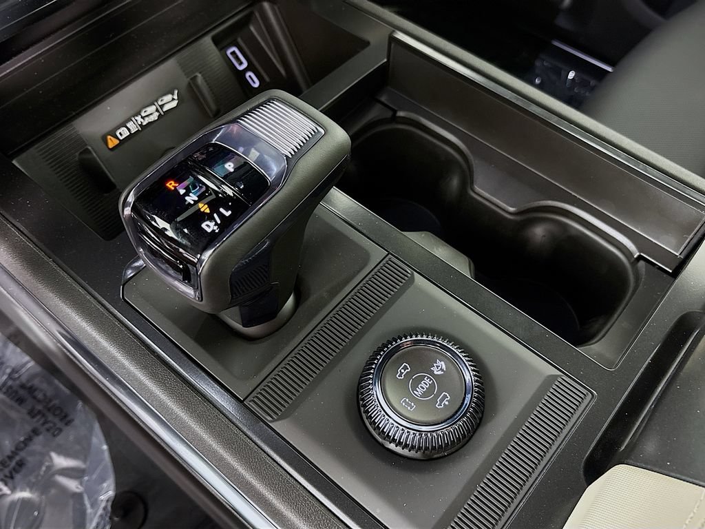 New 2026 GMC Hummer EV SUV w/ LPO, Dark Essentials Package AWD/4WD image 17