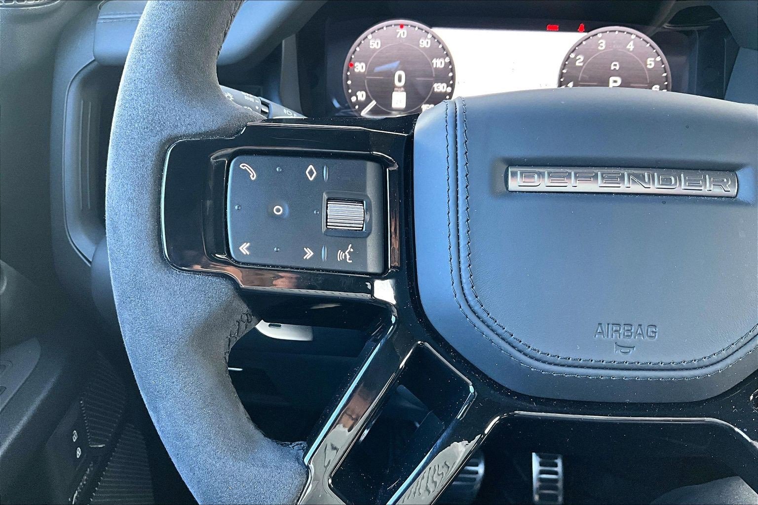 Used 2023 Land Rover Defender 110 V8 image 18