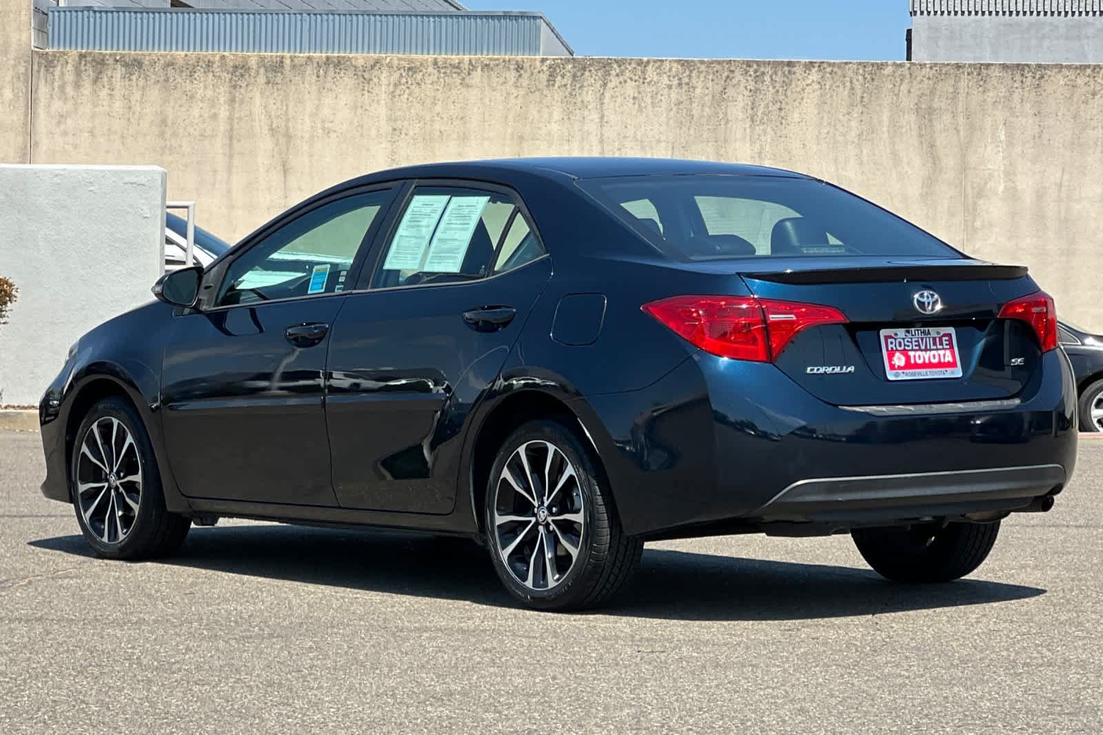 Certified 2018 Toyota Corolla SE w/ Carpet Mat Package (TMS) FWD image 7