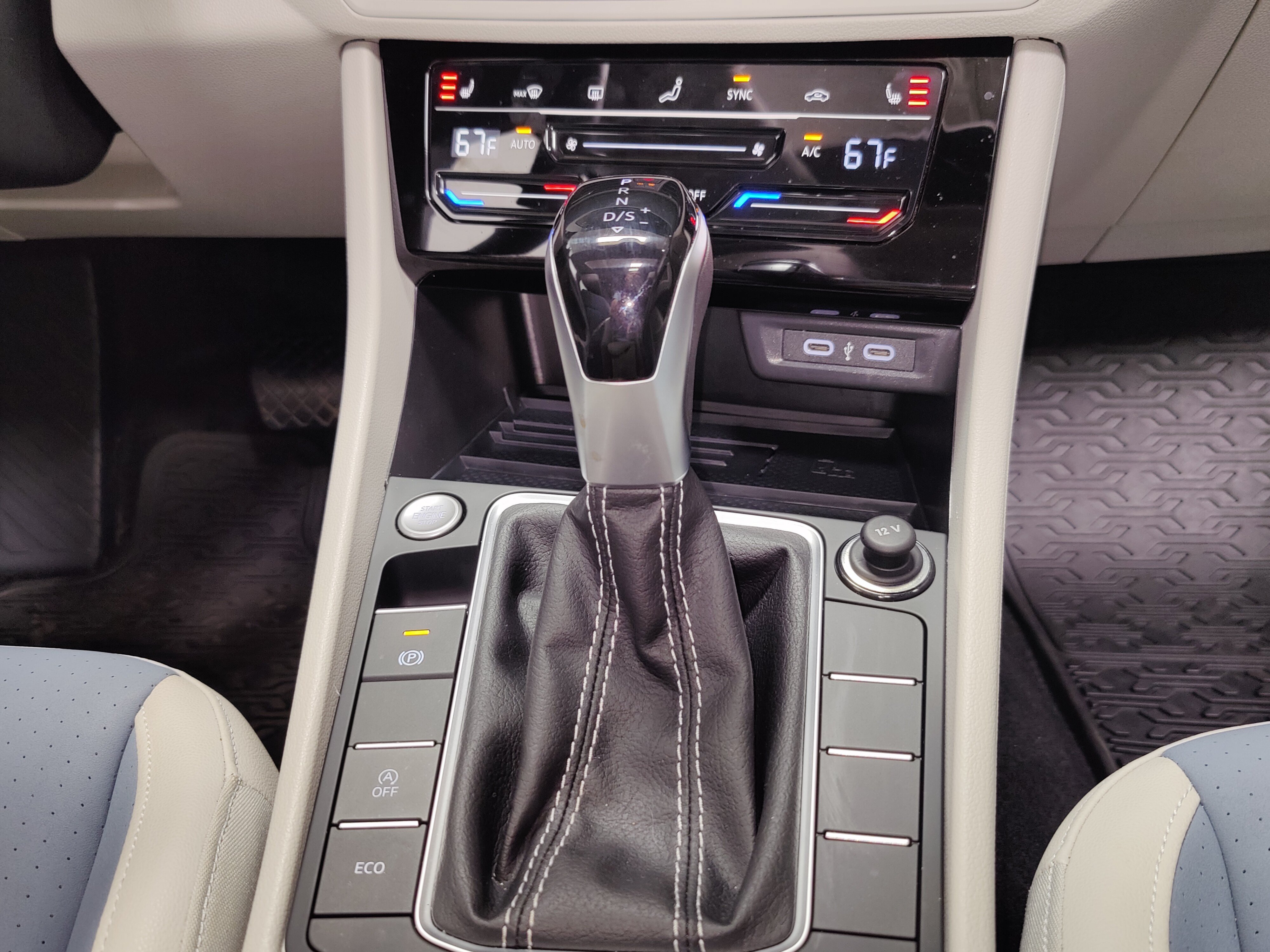 Used 2026 Volkswagen Jetta SE FWD image 16