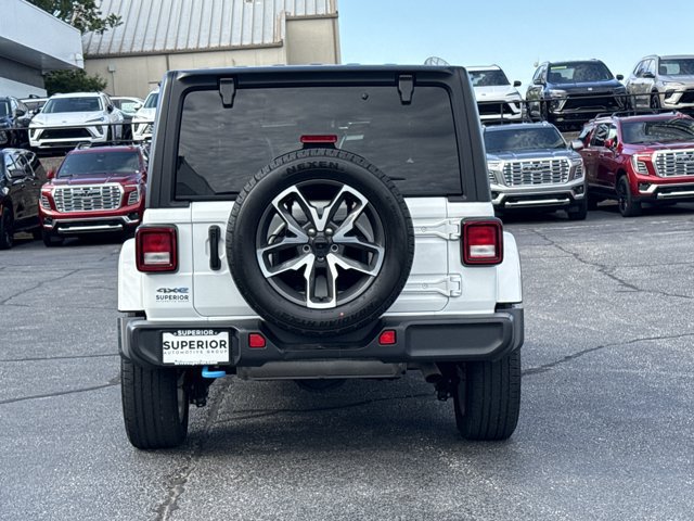 Used 2024 Jeep Wrangler Unlimited w/ Convenience Group AWD/4WD image 4