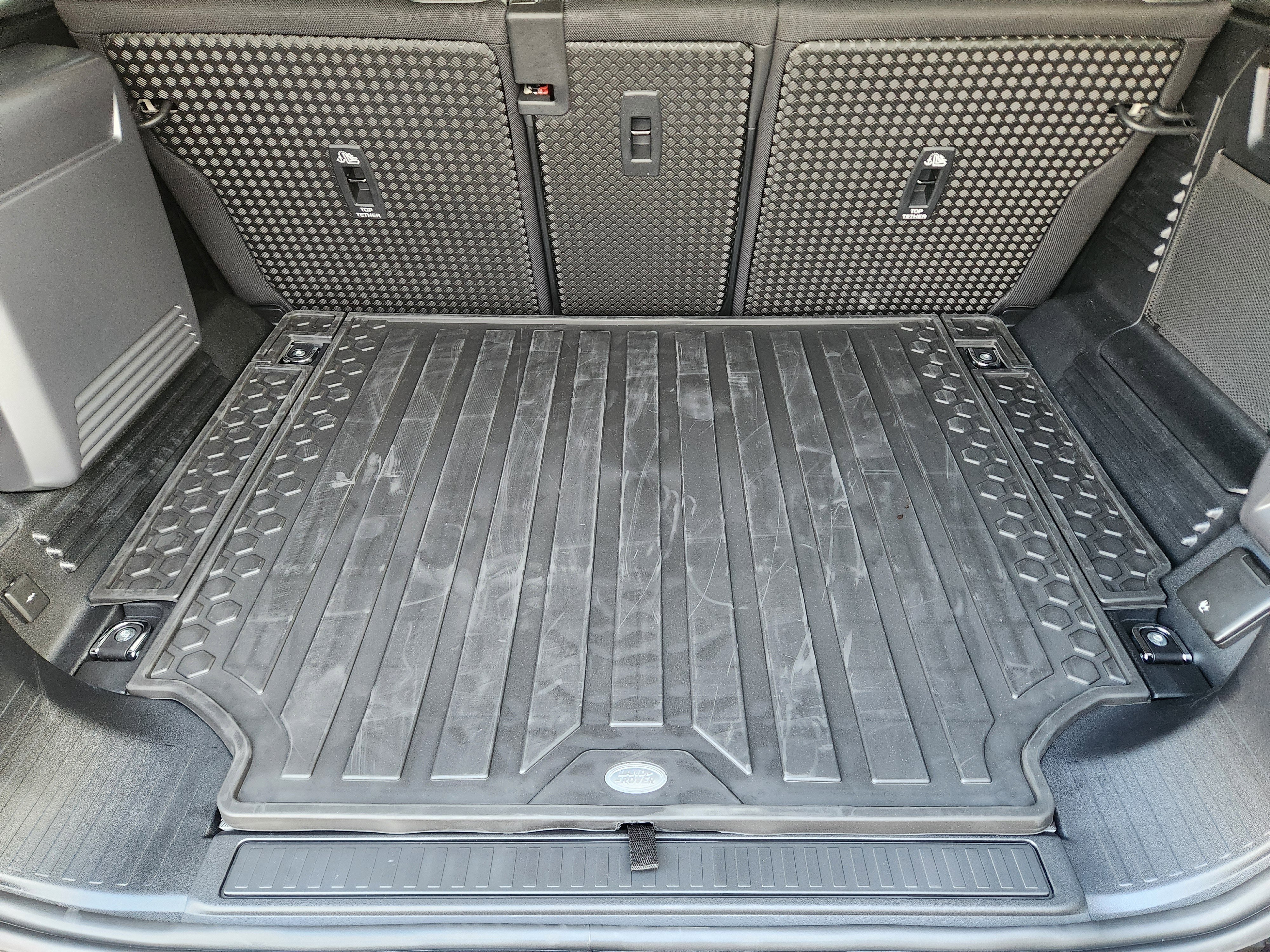 New 2026 Land Rover Defender 110 V8 image 31