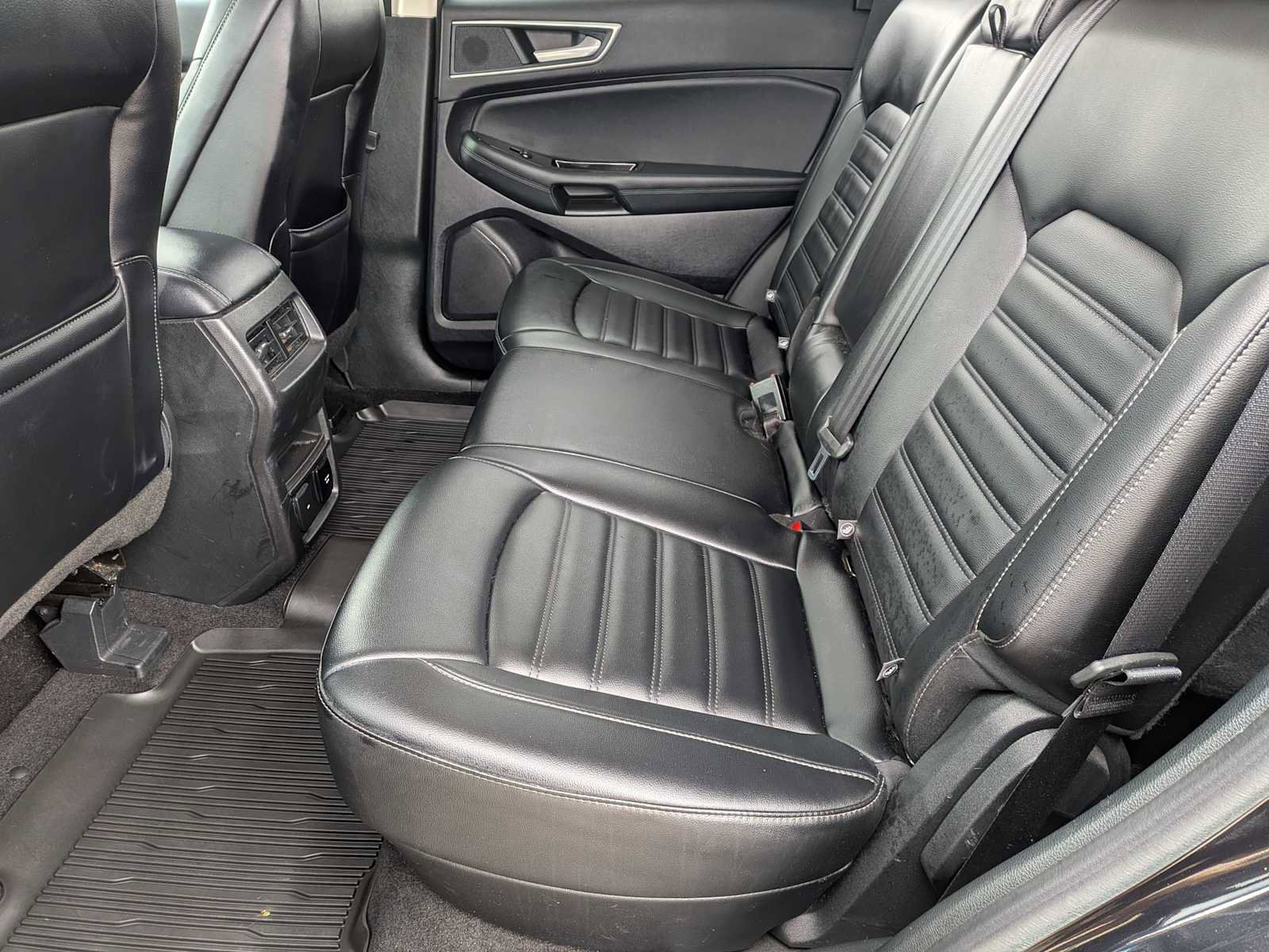 Used 2019 Ford Edge SEL w/ Equipment Group 201A AWD/4WD image 17
