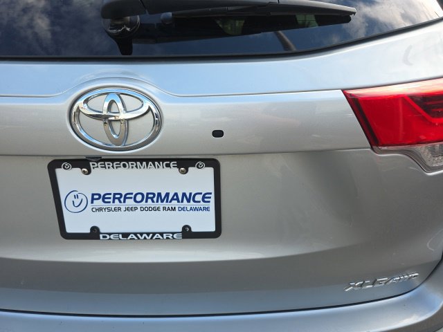 Used 2019 Toyota Highlander XLE AWD/4WD image 36