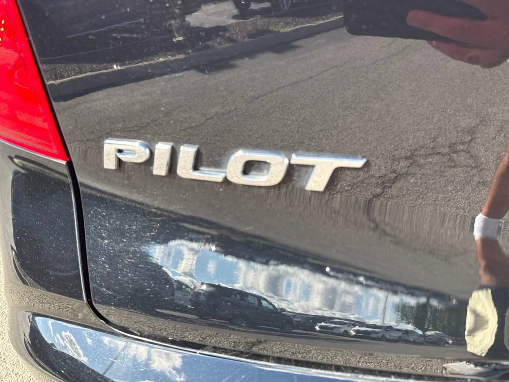Used 2017 Honda Pilot Elite image 12