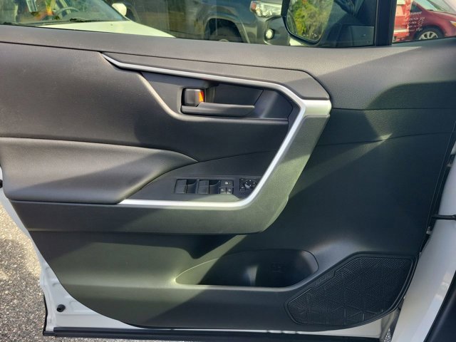 Used 2022 Toyota RAV4 LE image 34