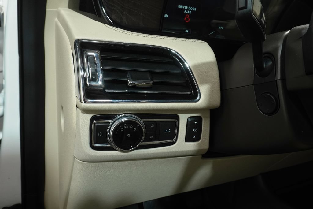 Used 2019 Lincoln Navigator L Reserve AWD/4WD image 34