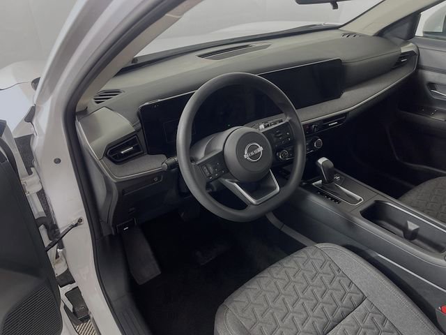 Used 2025 Nissan Kicks SV FWD image 10