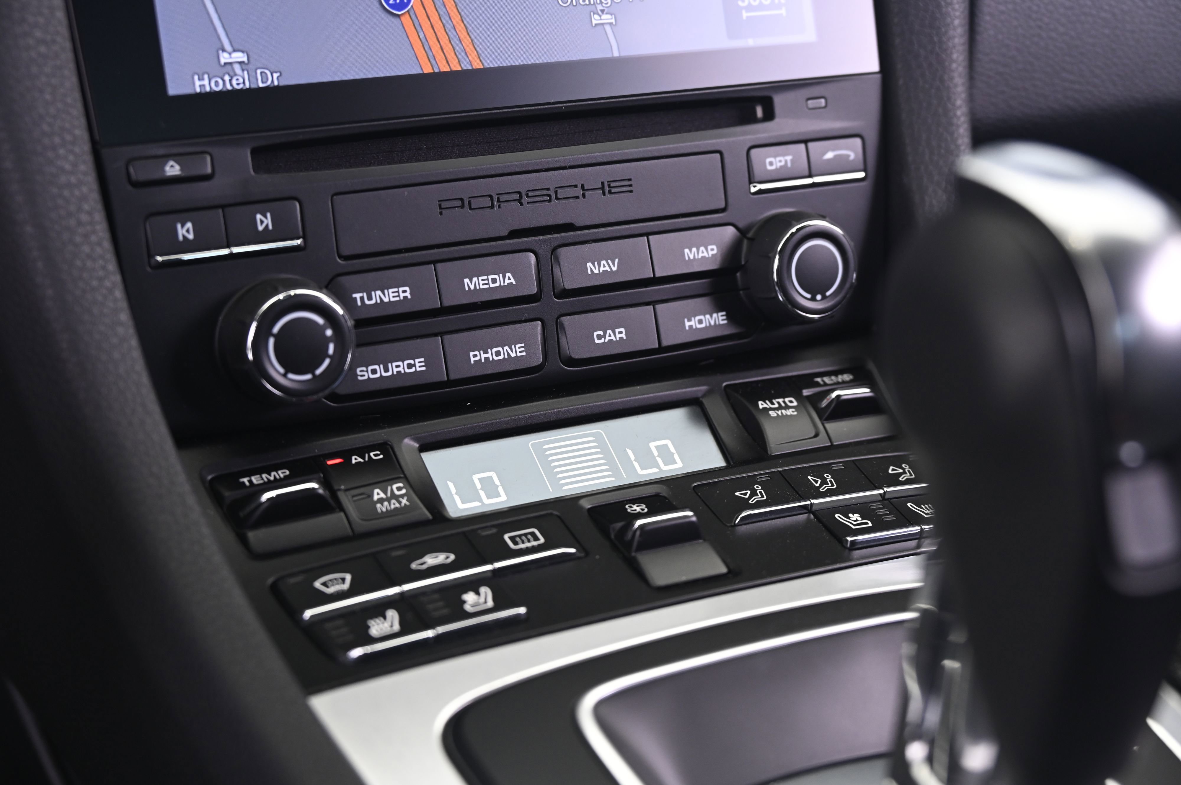 Certified 2019 Porsche 911 Carrera RWD image 28
