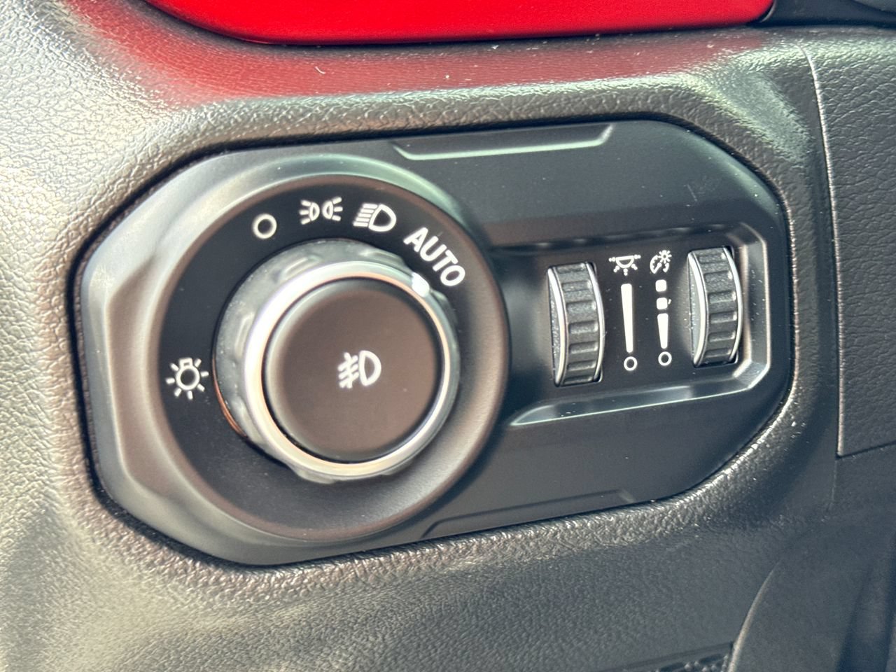 Used 2021 Jeep Wrangler Unlimited Rubicon AWD/4WD image 18