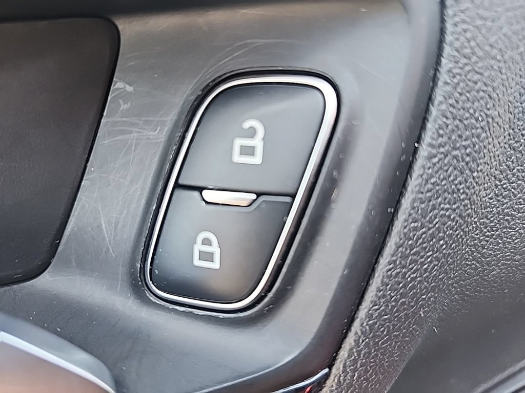 Used 2025 Ford Escape ST-Line w/ Tech Pack #1 FWD image 22