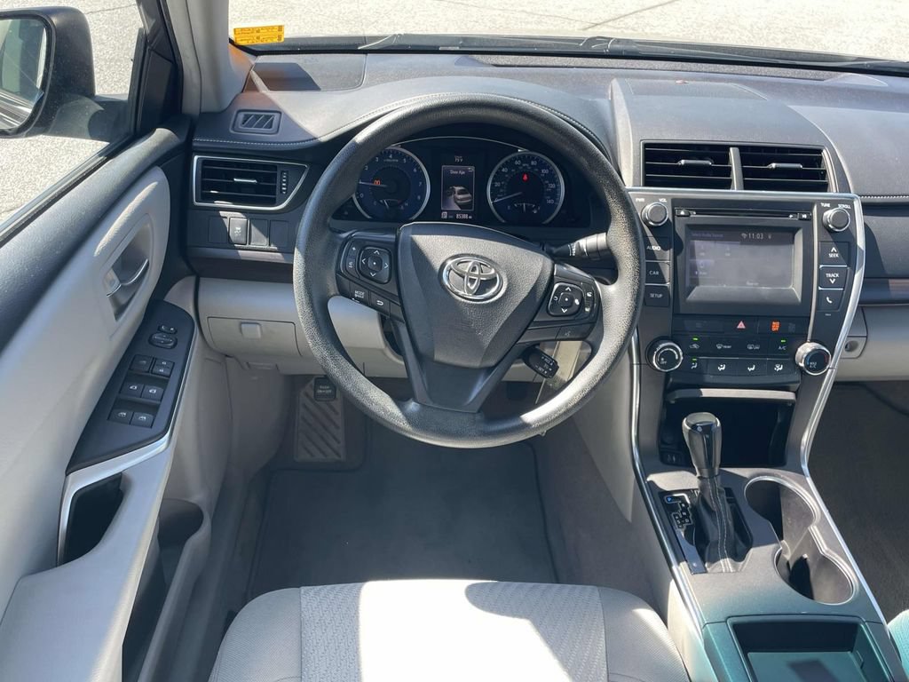Used 2017 Toyota Camry LE FWD image 13