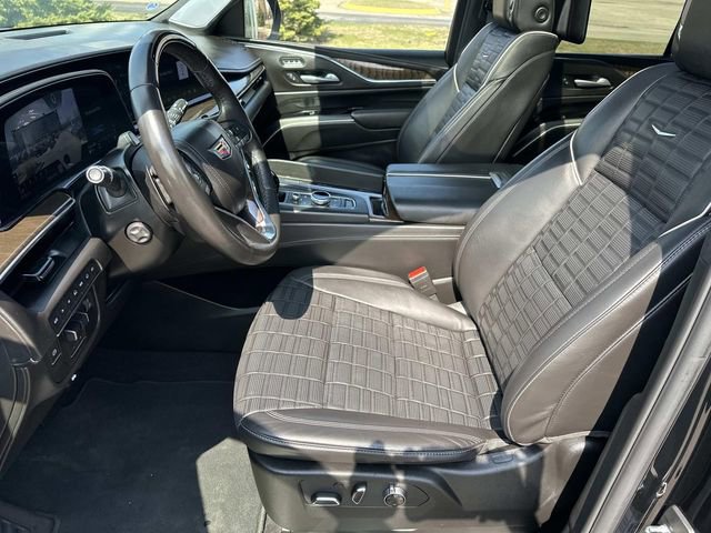 Used 2024 Cadillac Escalade Premium Luxury Platinum AWD/4WD image 20